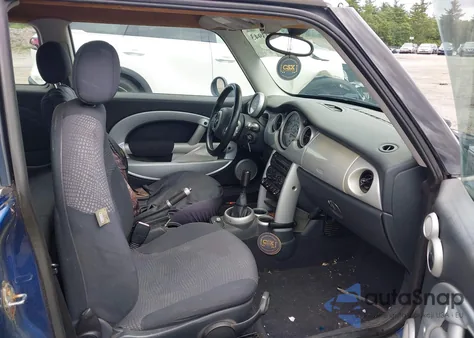 2004 Mini Cooper из США, поврежденный, VIN WMWRC33494TC53465